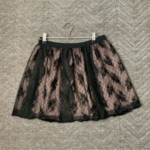 AMERICAN EAGLE LACE SKIRT SIZE M